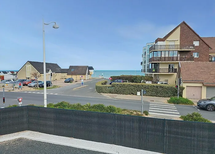 Les Volets Bleus-Charmante Maison Entierement Equipee Face A La Mer Pour 2 A 6 Personnes