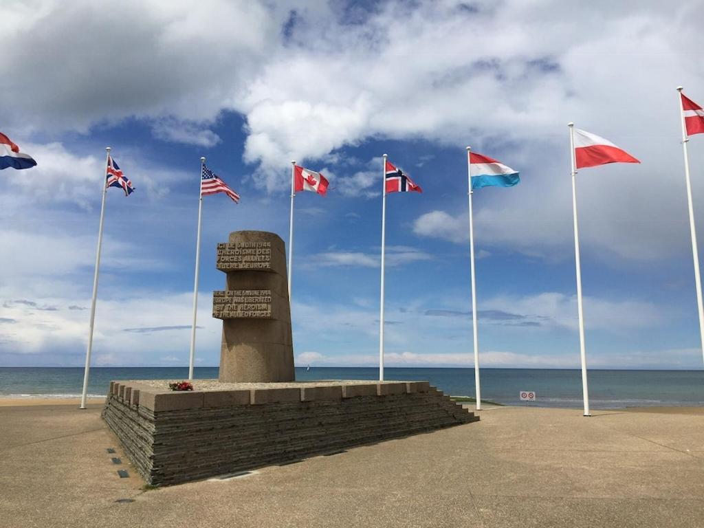 Les Volets Bleus-charmante Maison Entierement Equipee Face A La Pour 2 A 6 Personnes * Bernieres-sur-Mer