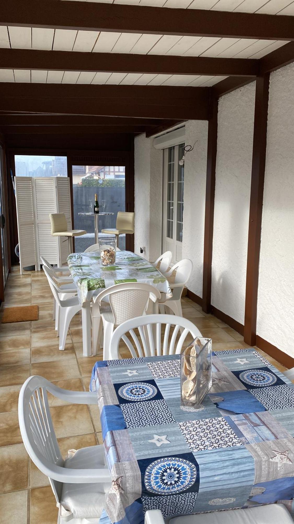 Les Volets Bleus-charmante Maison Entierement Equipee Face A La Pour 2 A 6 Personnes *