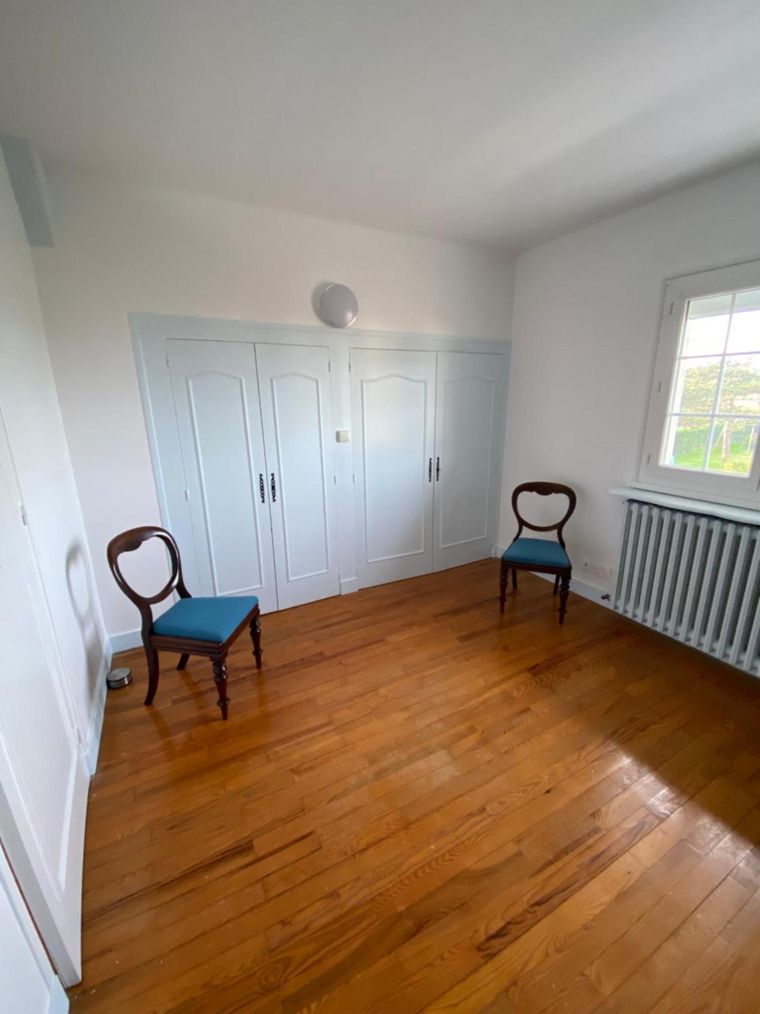 Holiday home Les Volets Bleus-charmante Maison Entierement Equipee Face A La Pour 2 A 6 Personnes