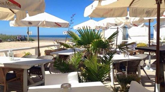 Les Volets Bleus-charmante Maison Entierement Equipee Face A La Pour 2 A 6 Personnes Bernieres-sur-Mer