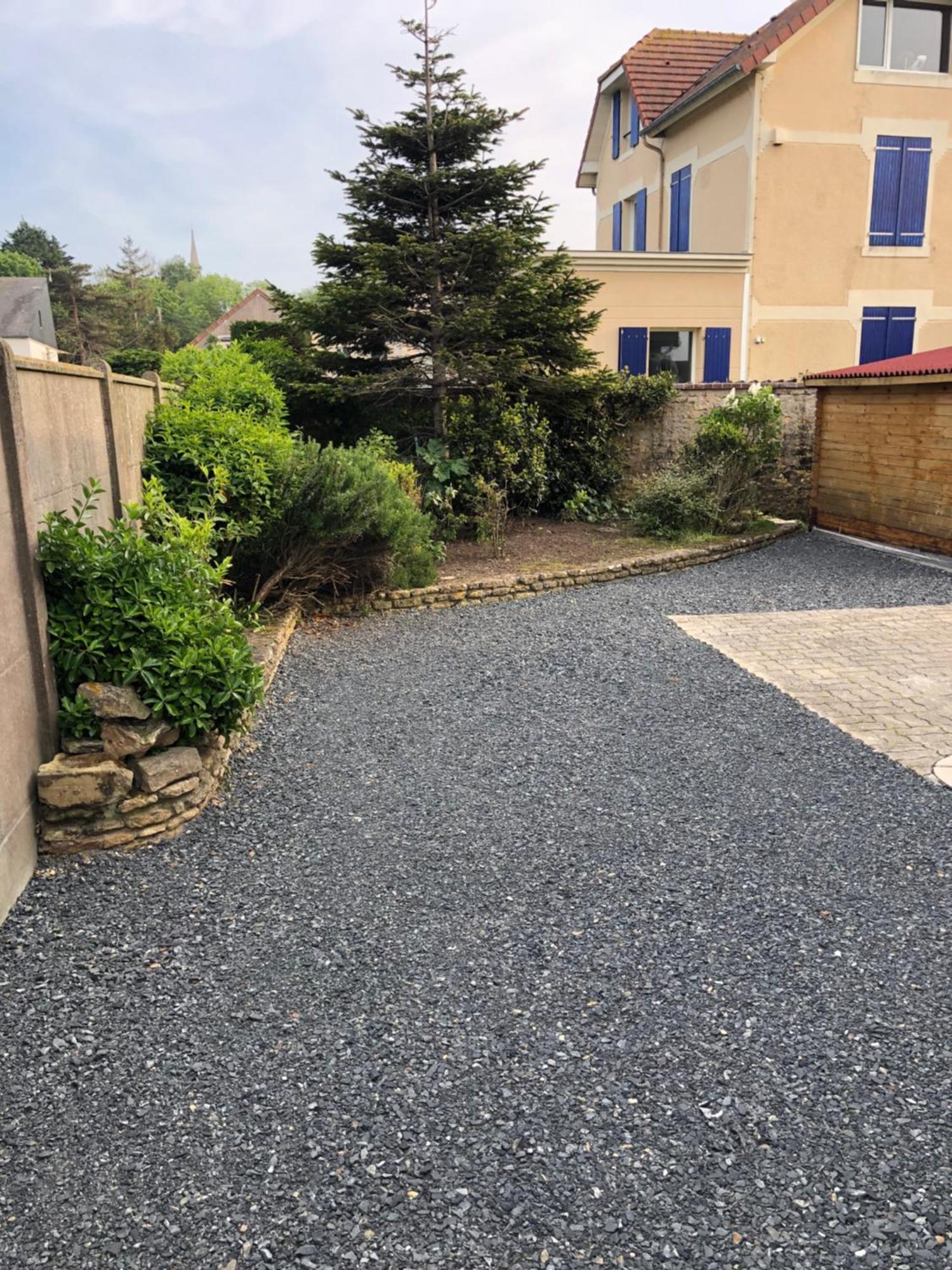 Les Volets Bleus-charmante Maison Entierement Equipee Face A La Pour 2 A 6 Personnes