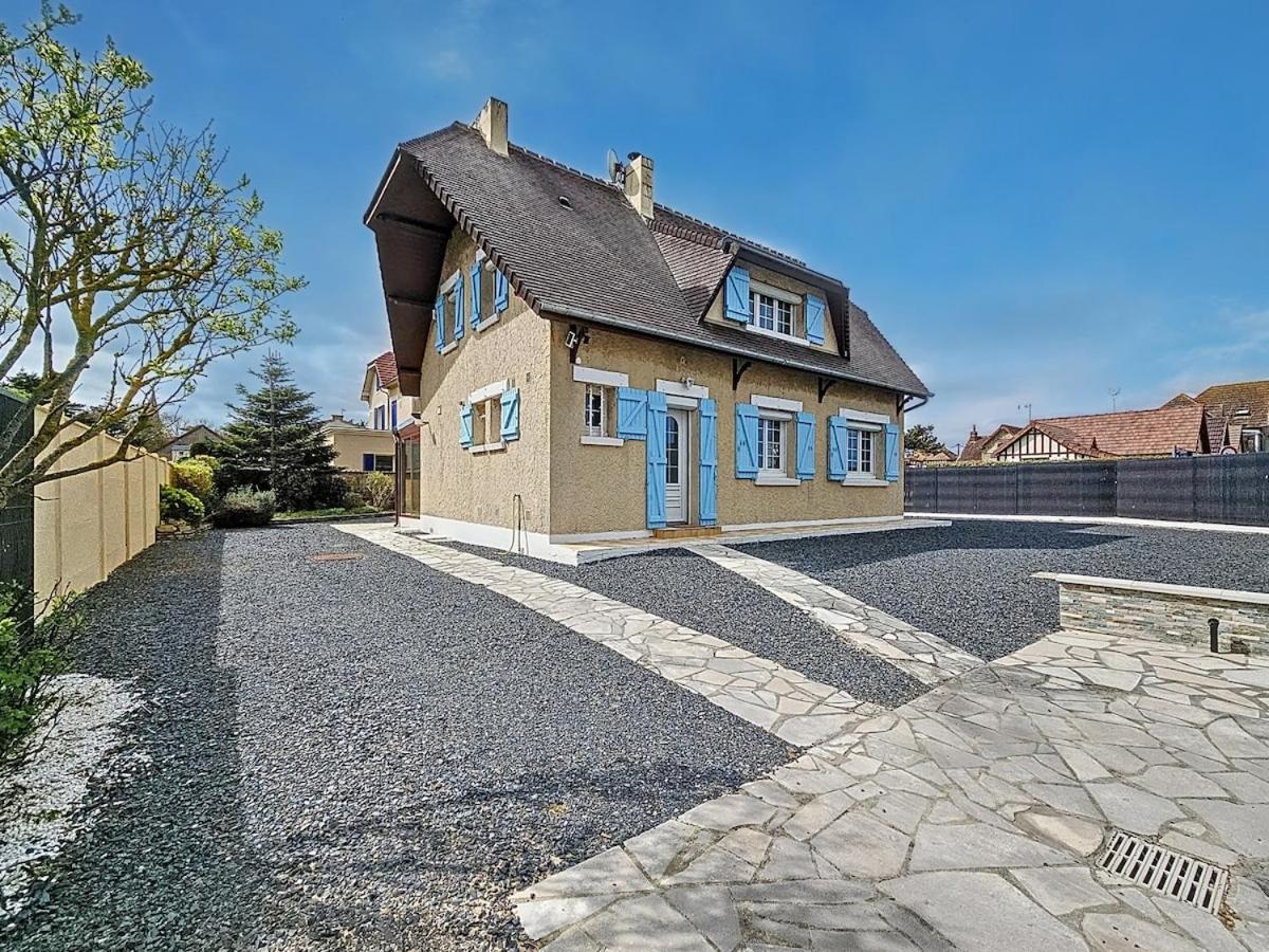 Les Volets Bleus-charmante Maison Entierement Equipee Face A La Pour 2 A 6 Personnes Holiday home