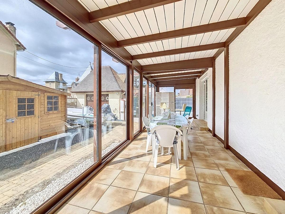 Holiday home Les Volets Bleus-charmante Maison Entierement Equipee Face A La Pour 2 A 6 Personnes Bernieres-sur-Mer