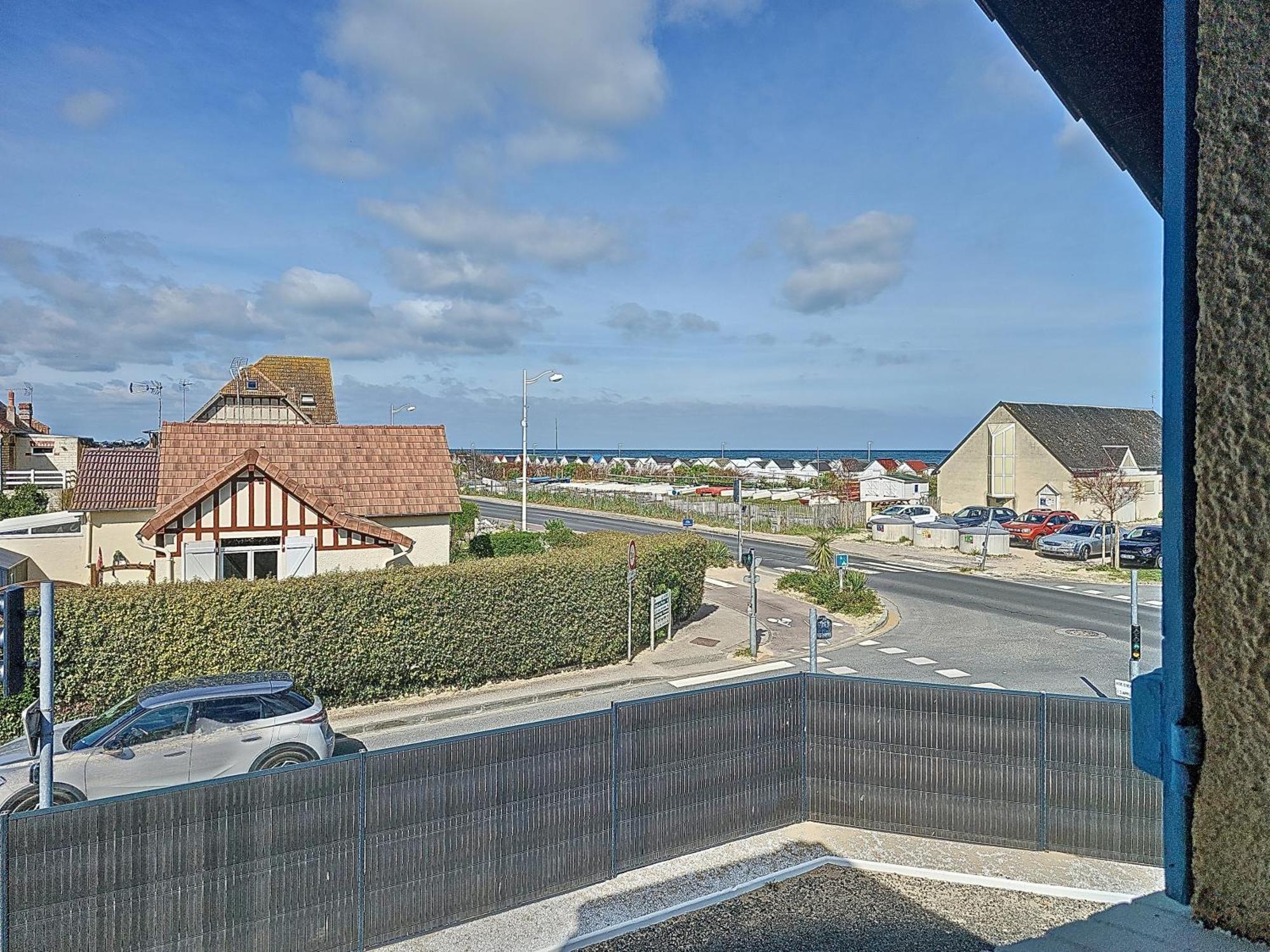 Les Volets Bleus-charmante Maison Entierement Equipee Face A La Pour 2 A 6 Personnes * Bernieres-sur-Mer